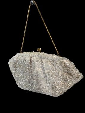 Elegant White Beaded Evening Bag with Gold Chain